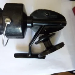 Moulinet Mitchell 300 Pick-up Premier Modèle En TBE Avec Une Deuxième Bobine Et Boite D'origine -Magasin Mitchell 00004 Moulinet Mitchell 300 pick up premier modele en TBE avec une deuxieme bobine et boite d origine